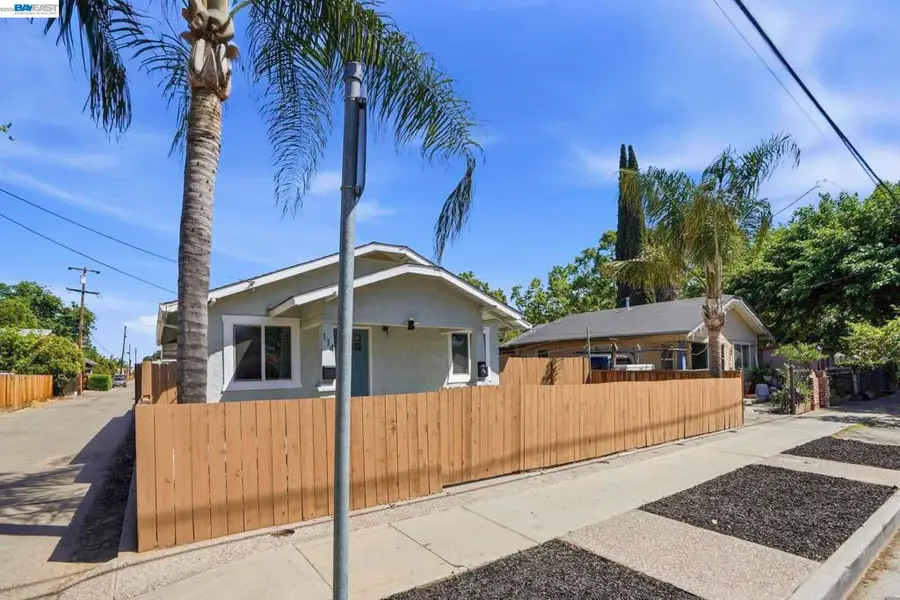114 C St, Tracy, CA 95376 - #2