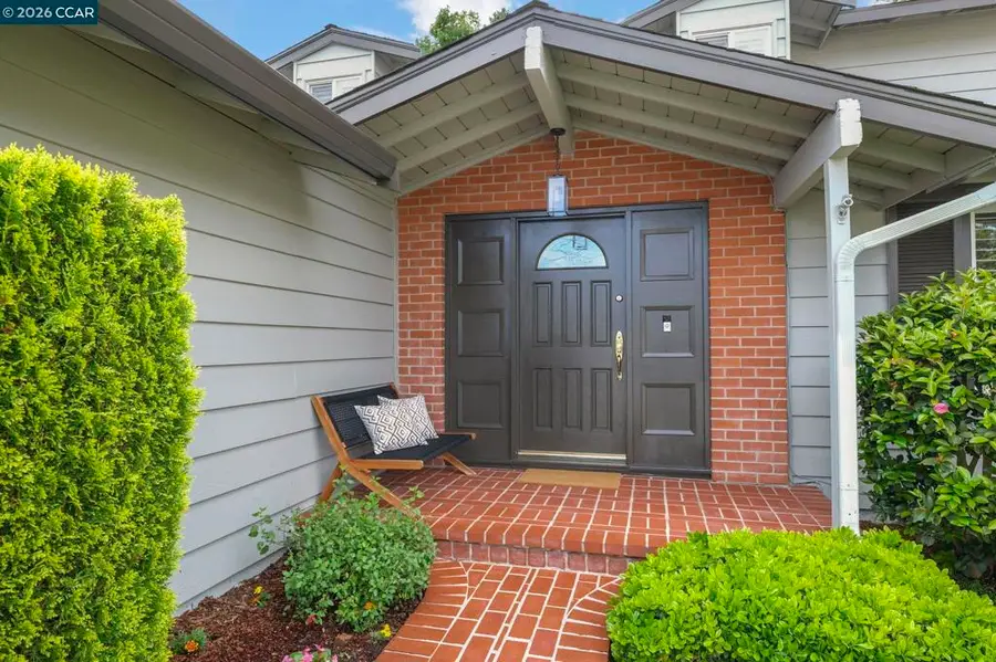 425 Roanoke Dr, Martinez, CA 94553 - #3