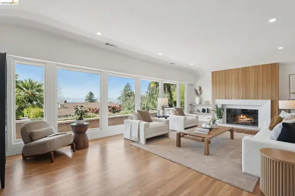 246 Pershing Dr, Oakland, CA 94611