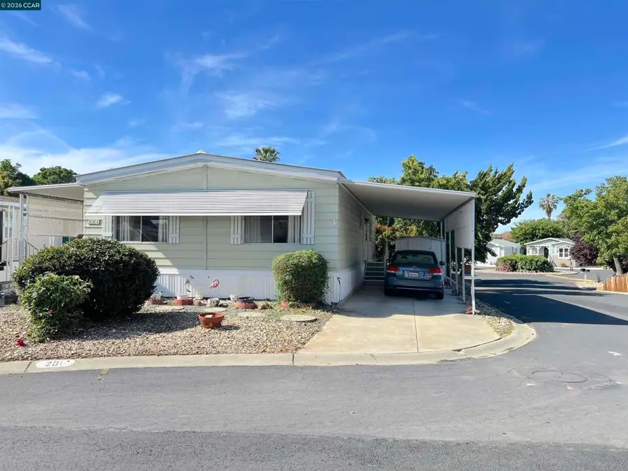 201 Queens Way, Pittsburg, CA 94565 - #2