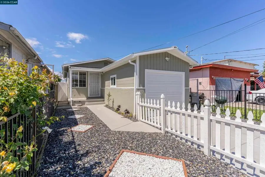 335 S 26th St, Richmond, CA 94804 - #2