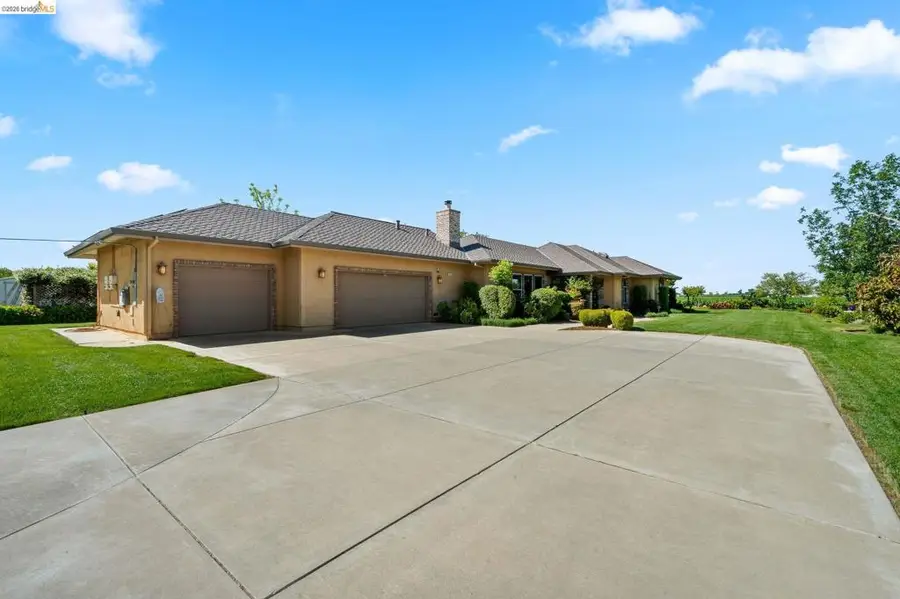 2445 Taylor Ln, Byron, CA 94514 - #2
