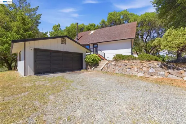 20543 Nob Hill Cir, Groveland, CA 95321