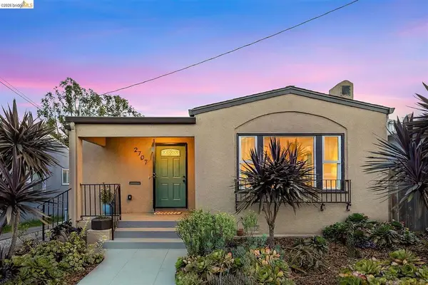 2707 Logan St, Oakland, CA 94601