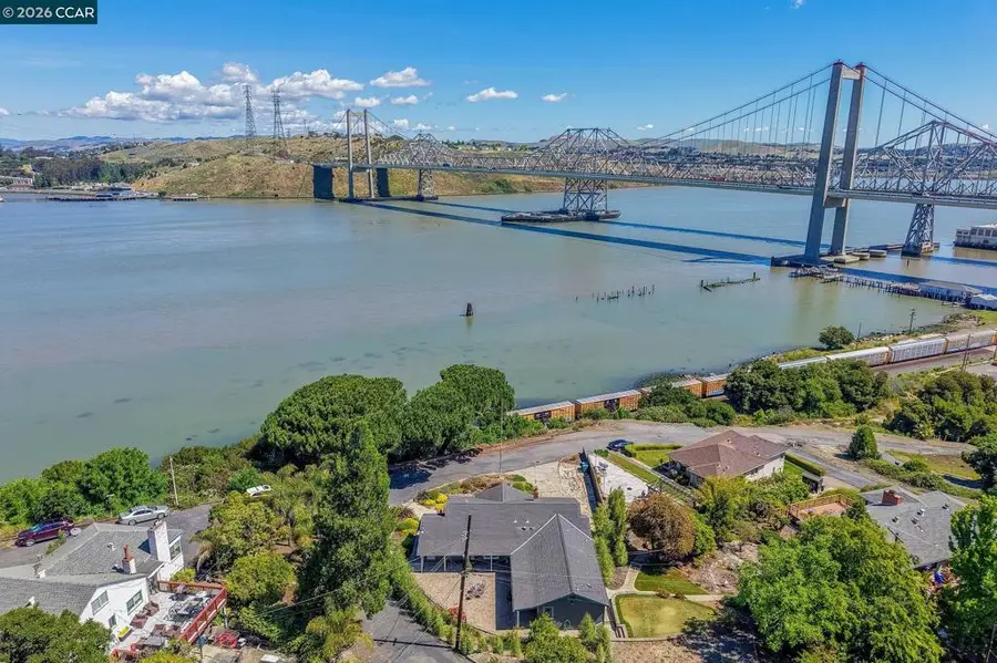 1931 Dowrelio Dr, Crockett, CA 94525 - #3