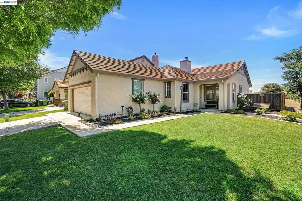 1021 Kennedy Pl, Tracy, CA 95377 - #1