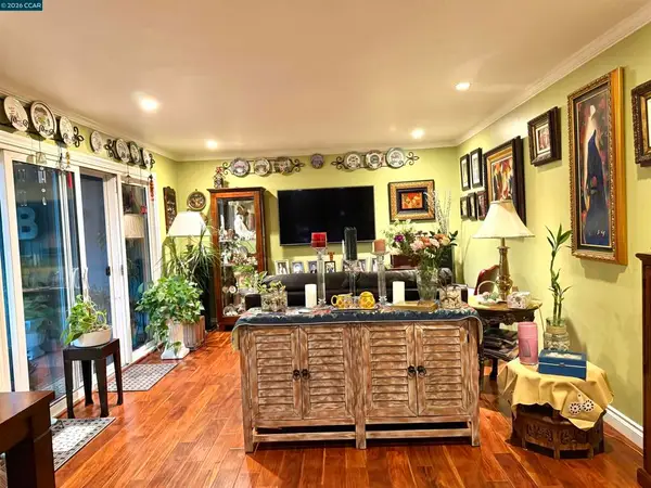 1036 Oak Grove Rd #105, Concord, CA 94518