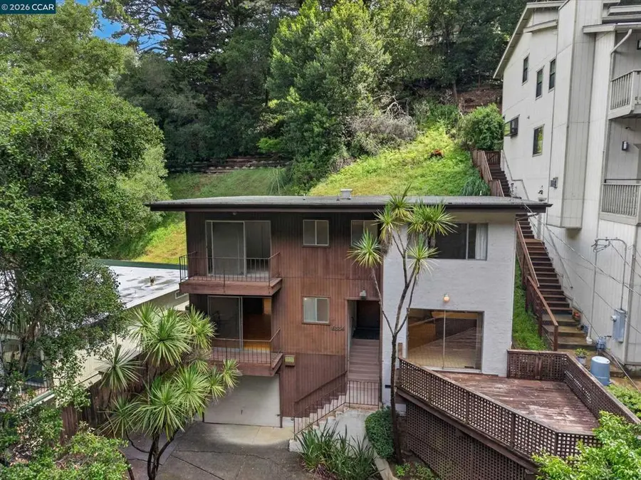 6334 Doran Dr, Oakland, CA 94611 - #2