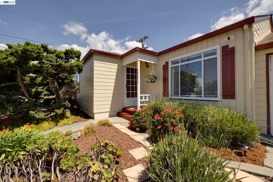 21146 Elm St, Castro Valley, CA 94546 - #2