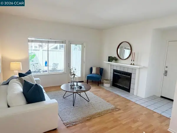 99 Marina Lakes Dr, Richmond, CA 94804