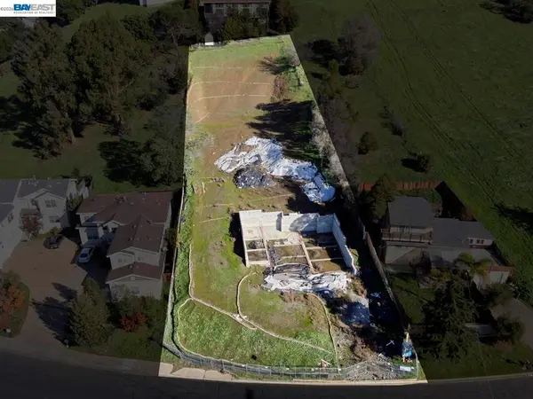 26736 Hayward Blvd, Hayward, CA 94542