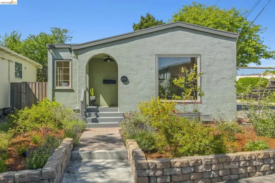 1229 Hopkins St, Berkeley, CA 94702 - #2