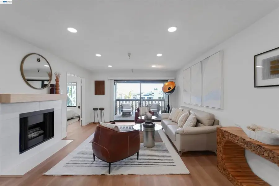 2111 Latham St #307, Mountain View, CA 94040 - #3