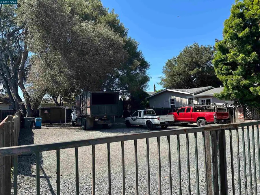 2169 Ralmar Ave, East Palo Alto, CA 94303 - #2