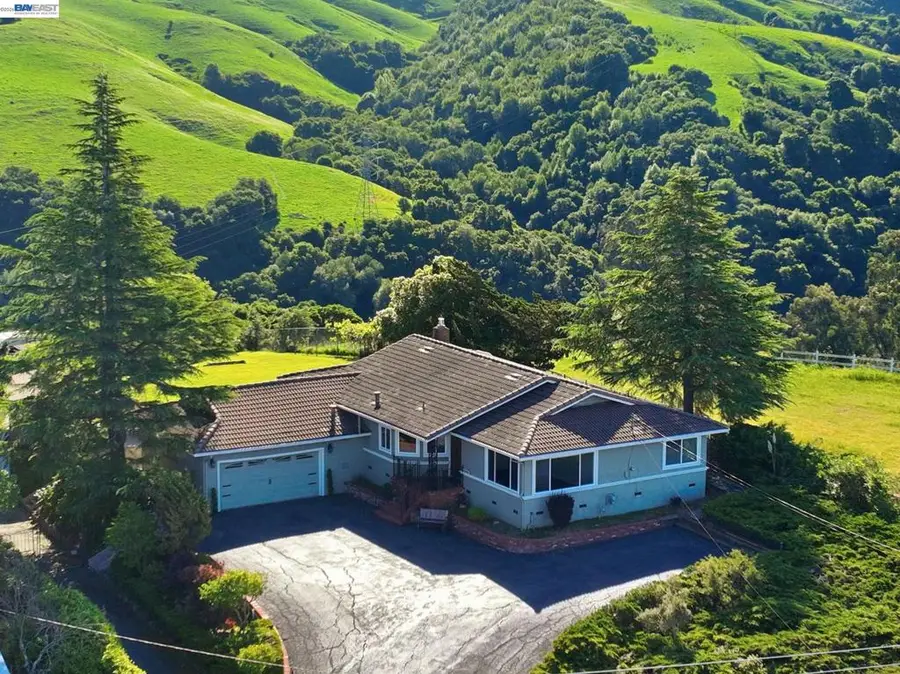 26446 Fairview, Castro Valley, CA 94542 - #2