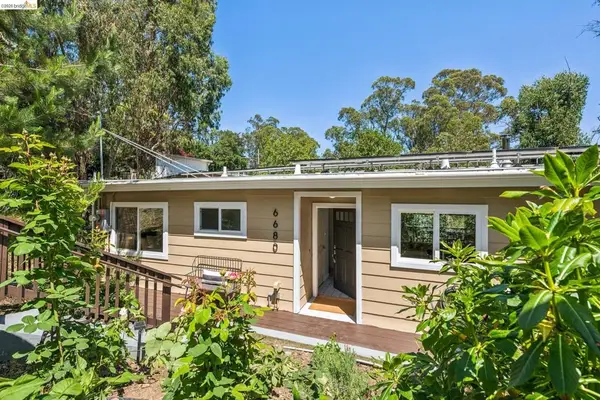 6680 Saroni Dr, Oakland, CA 94611