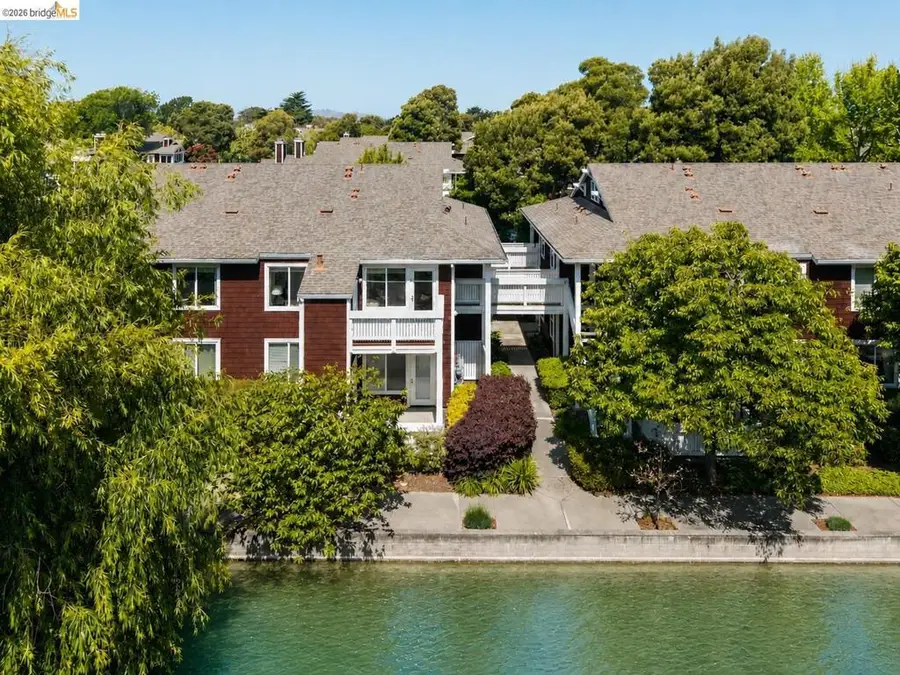 154 Marina Lakes Dr, Richmond, CA 94804 - #2