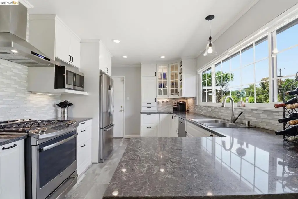 1171 Cambridge St, Novato, CA 94947 - #1