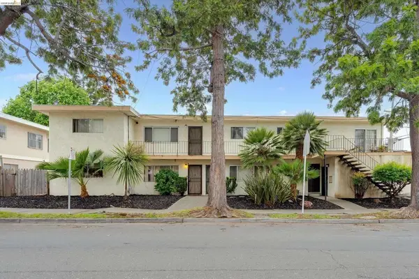 905 E 24th St, Oakland, CA 94606