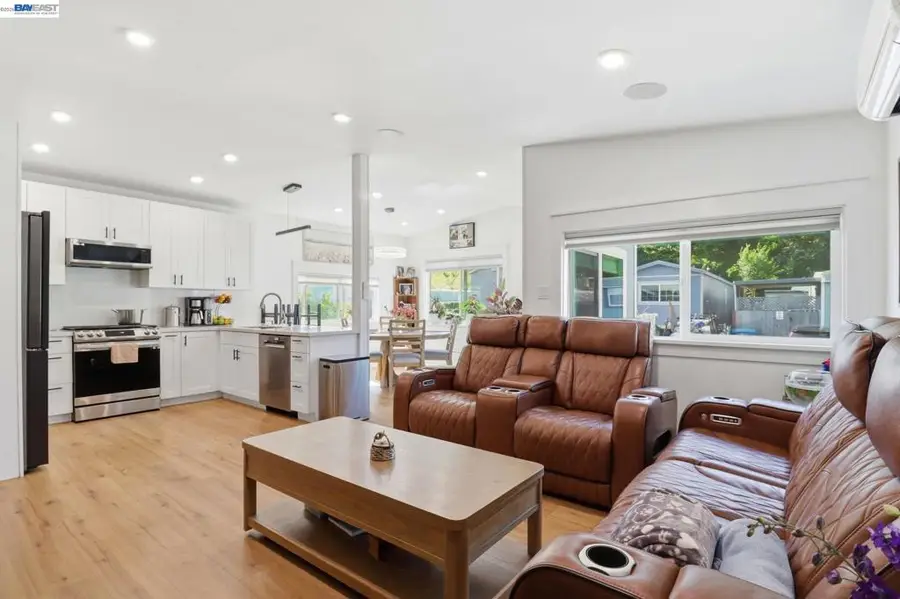 1530 Armstrong, Novato, CA 94945 - #2