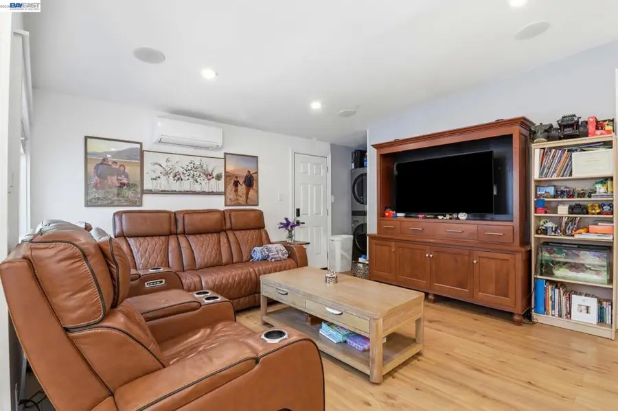 1530 Armstrong, Novato, CA 94945 - #3
