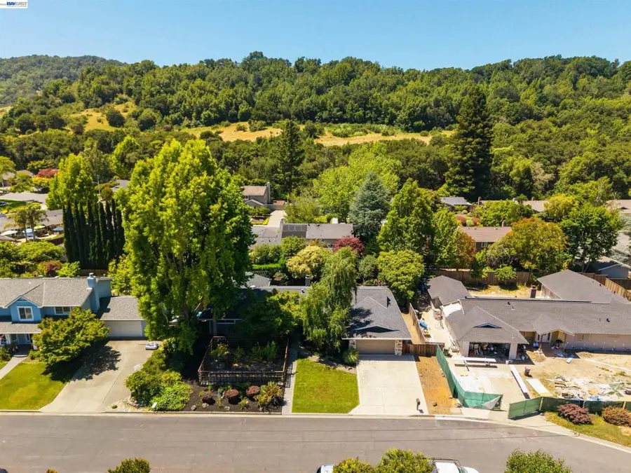 102 Brookfield Dr, Moraga, CA 94556 - #2
