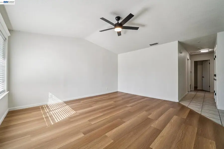 554 Chestnut Ave, Tracy, CA 95376 - #2