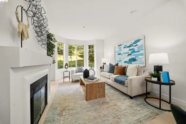 320 Caldecott #116, Oakland, CA 94618