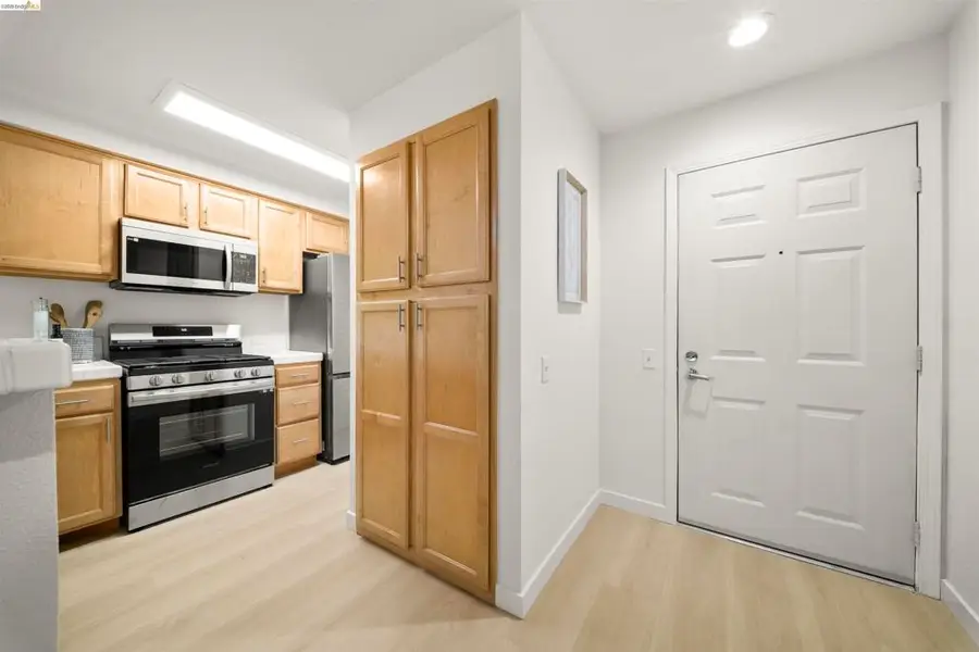 320 Caldecott #116, Oakland, CA 94618 - #3