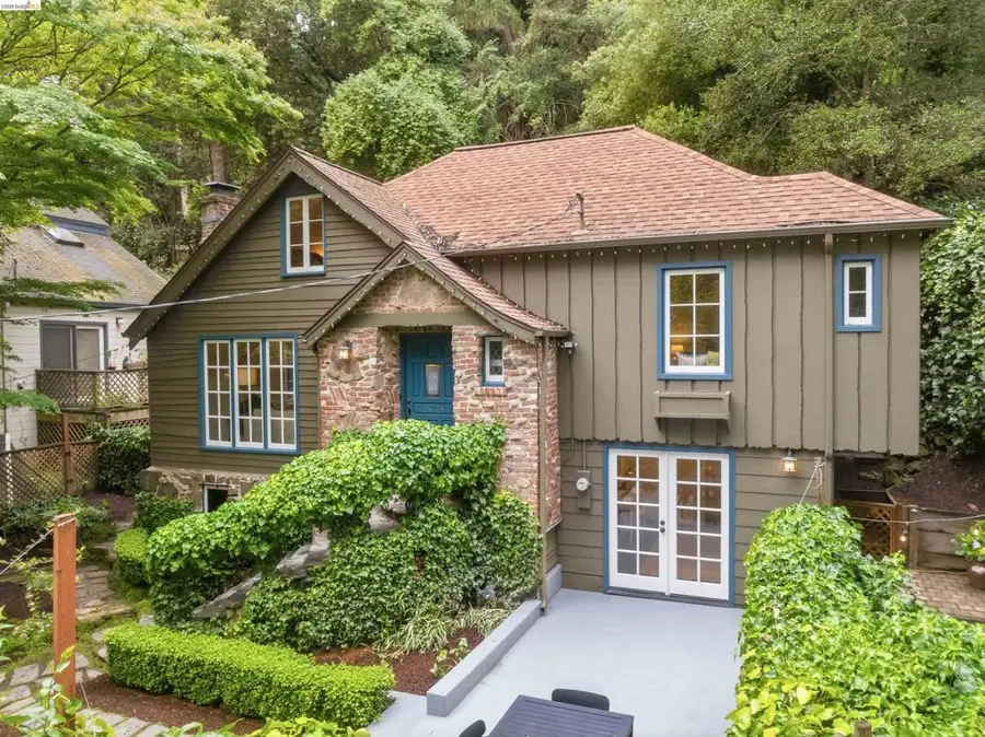 6233 Thornhill Dr, Oakland, CA 94611 - #2