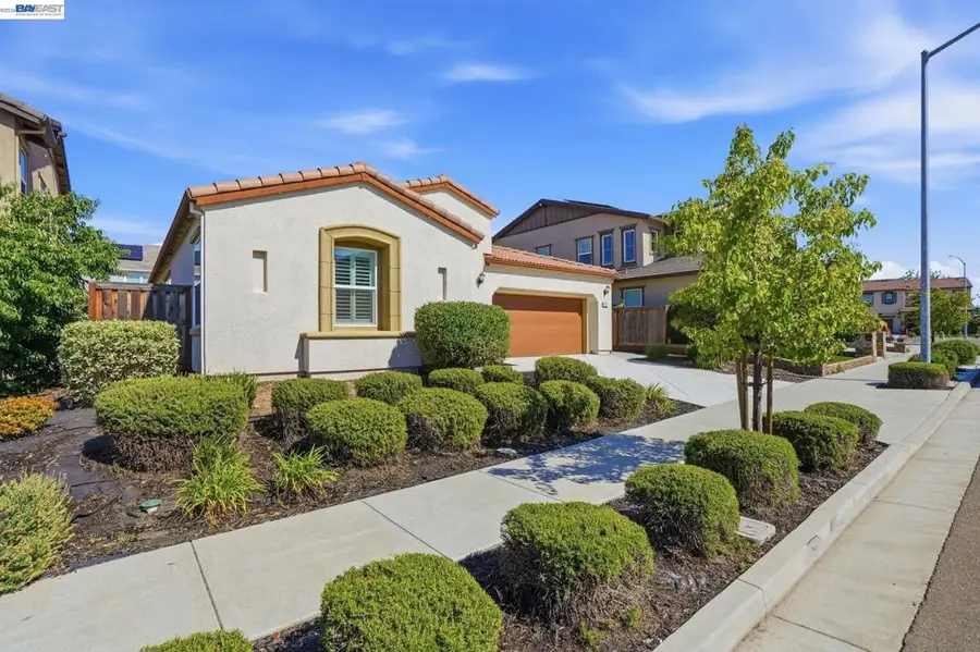2542 Azalea Ave, Tracy, CA 95376 - #2