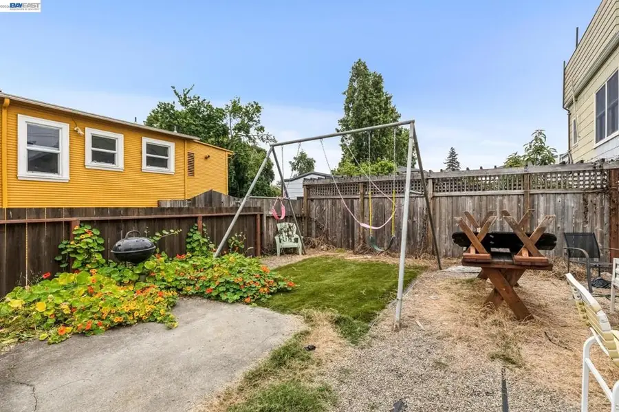 5963 Maccall Street, Oakland, CA 94609 - #2