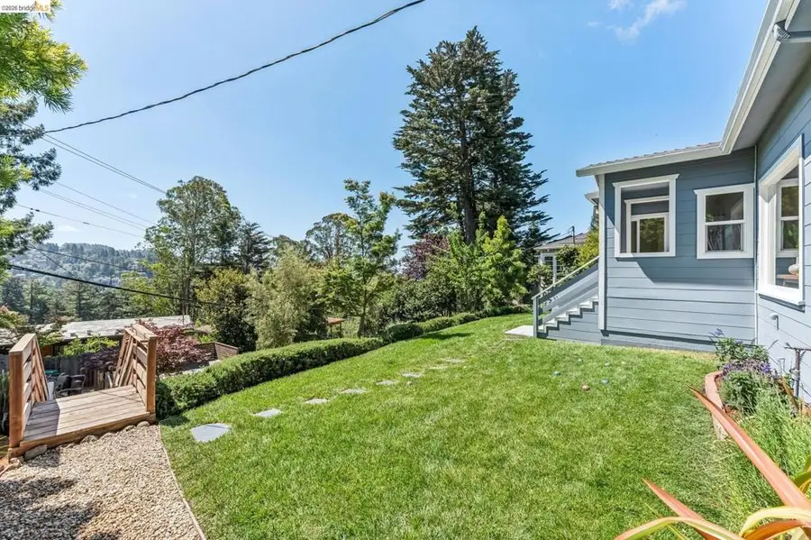 6935 Chambers Dr, Oakland, CA 94611 - #2