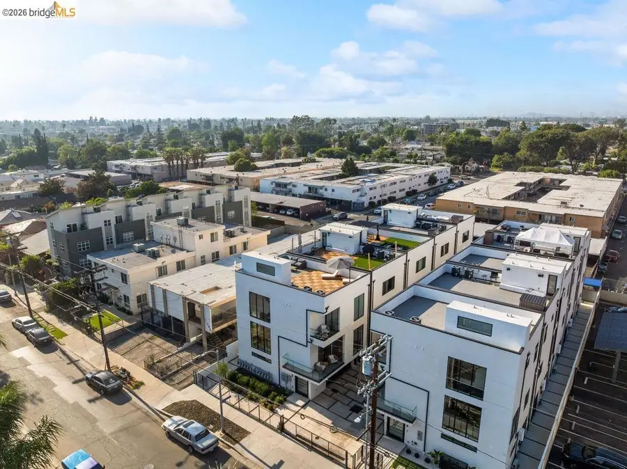 6503 N Contour Ln, North Hollywood, CA 91606 - #3
