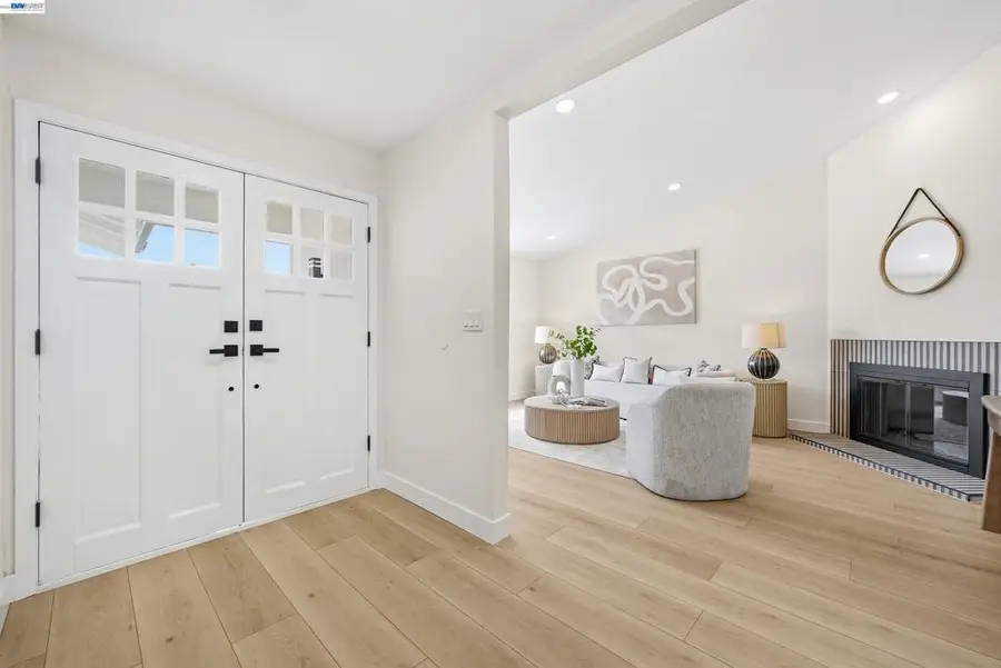 32419 Woodland Dr, Union City, CA 94587 - #3