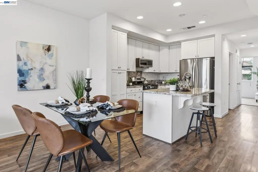 1072 Victories Loop, San Jose, CA 95116 - #1