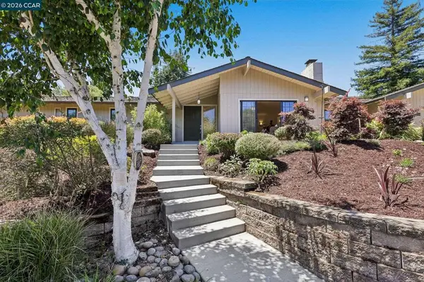 128 Corliss Dr, Moraga, CA 94556