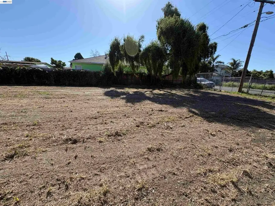 1 st NE 1 Street, Richmond, CA 94801 - #3
