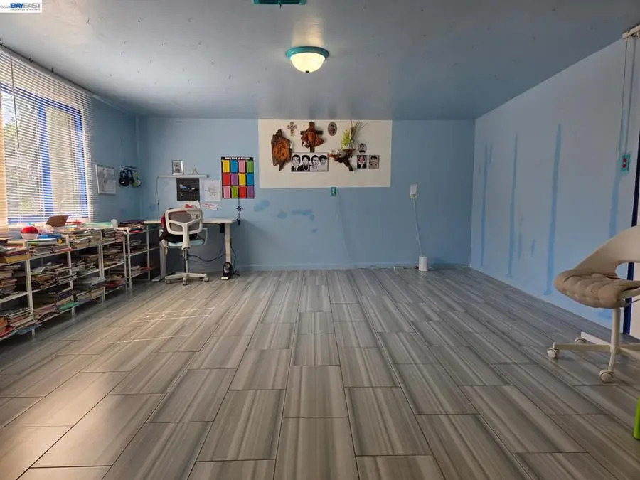 3823 E Donner Ave, Fresno, CA 93726 - #3