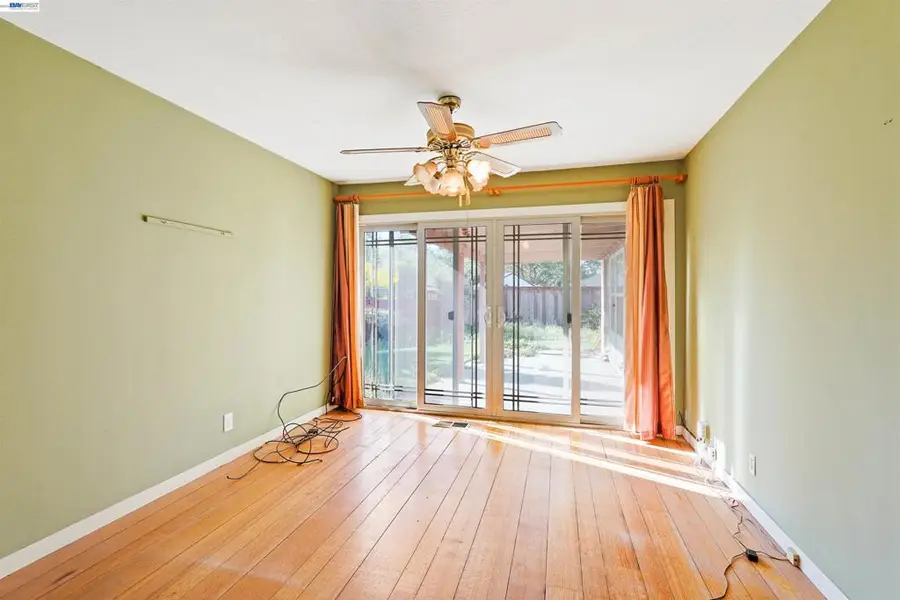 15879 Via Cordoba, San Lorenzo, CA 94580 - #3