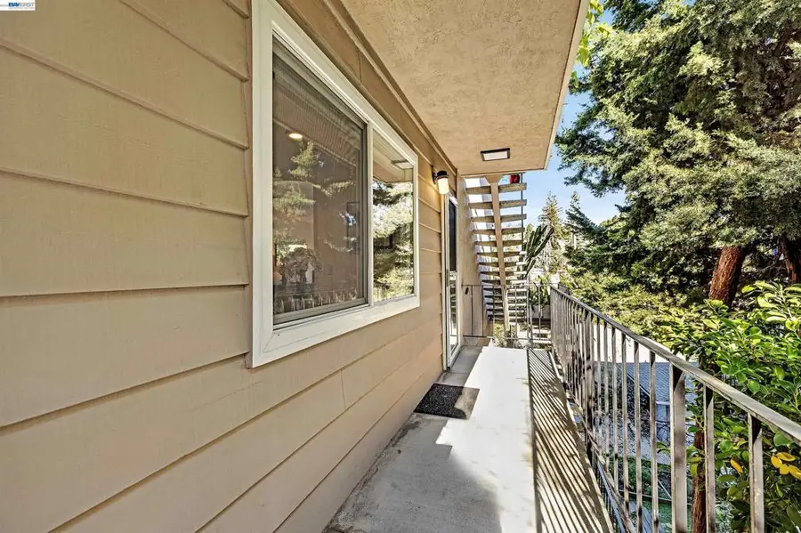 1120 Hollywood Ave #1, Oakland, CA 94602 - #2