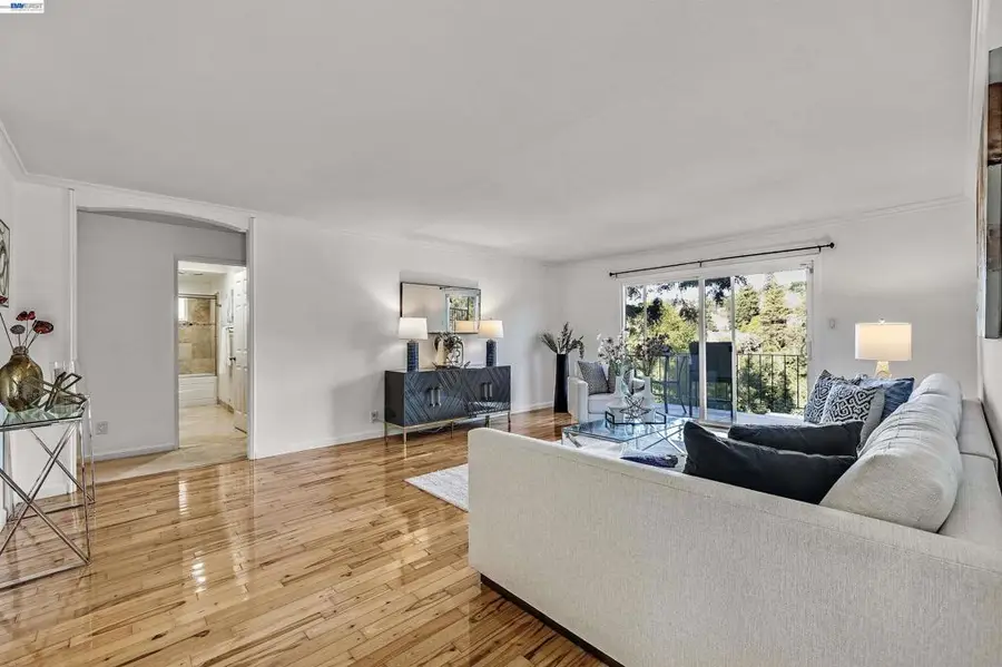 1120 Hollywood Ave #1, Oakland, CA 94602 - #3