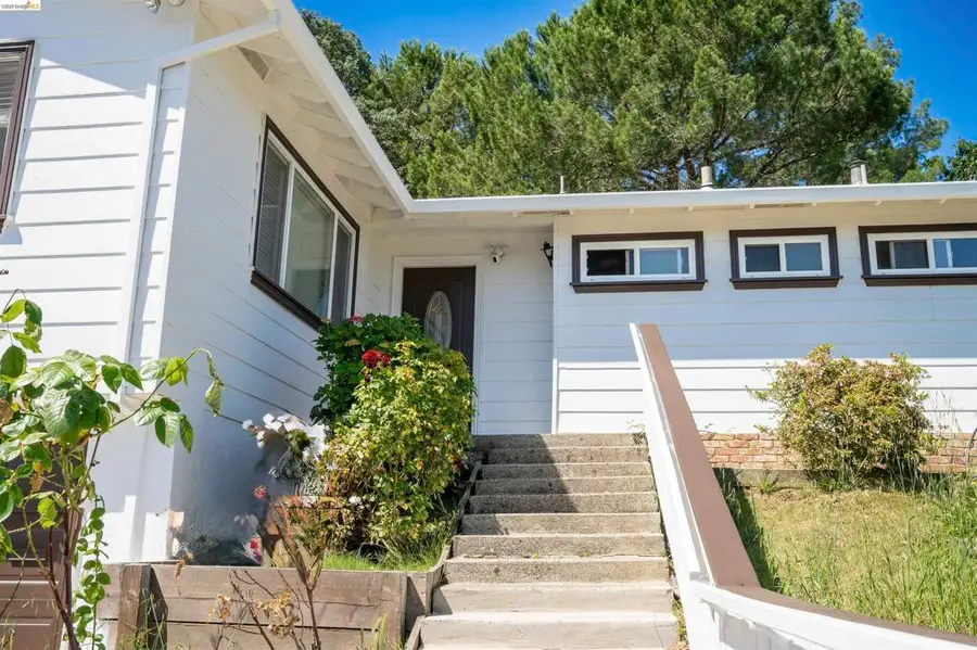 64 Washington St, Novato, CA 94947 - #2