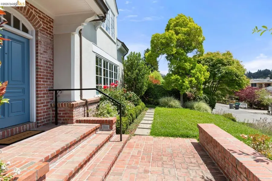 618 Mountain Blvd, Oakland, CA 94611 - #3