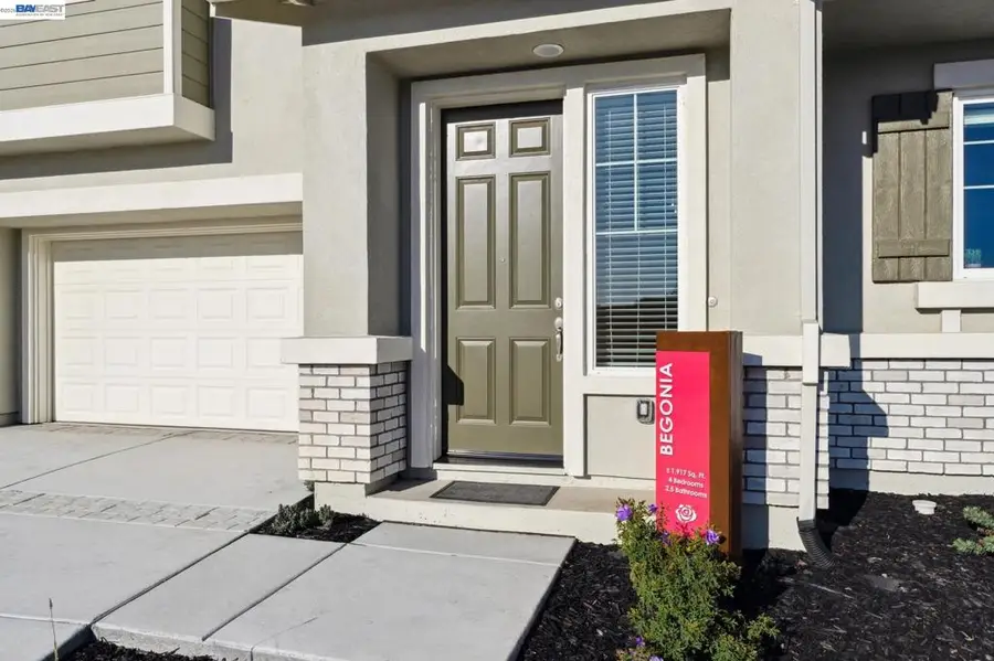 1484 Monument Ln, Fairfield, CA 94533 - #2