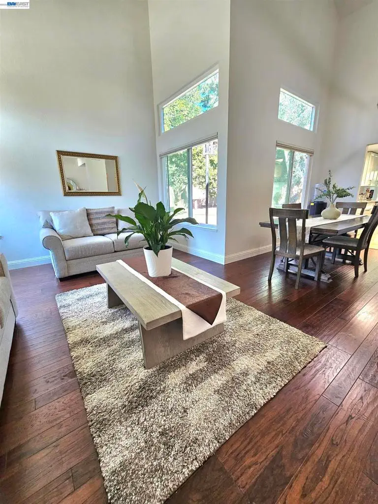 212 Marin Ct, Vacaville, CA 95687 - #2