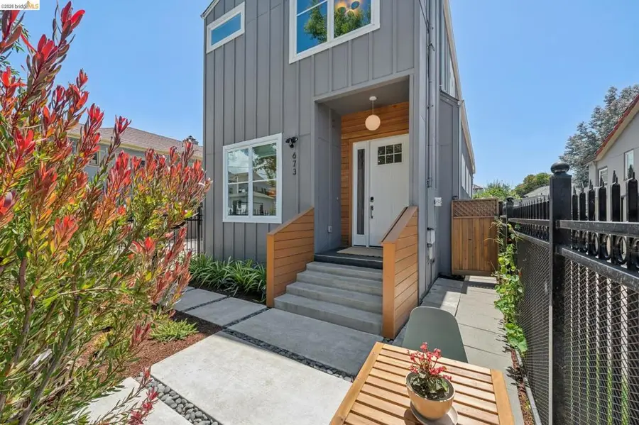 673 45th St, Oakland, CA 94609 - #2