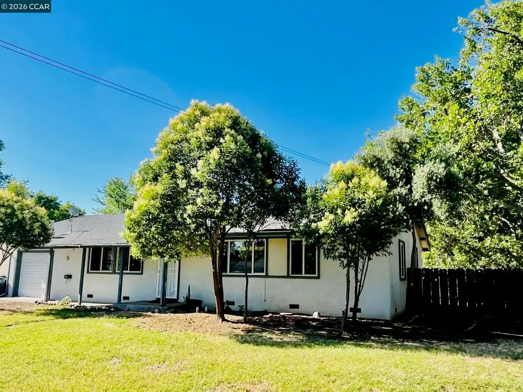 2085 Acwron Dr, Red Bluff, CA 96080 - #1