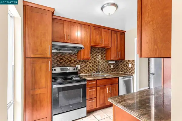 385 Jayne Ave #215, Oakland, CA 94610