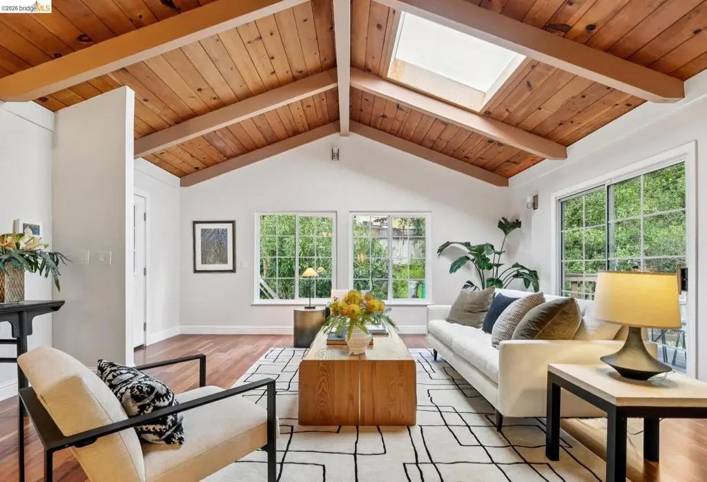 6785 Aitken Dr, Oakland, CA 94611 - #1